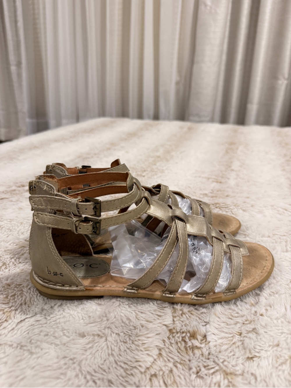 b.o.c. Born Gold Metallic Gladiator Sandals Women’s Strappy Back Zip